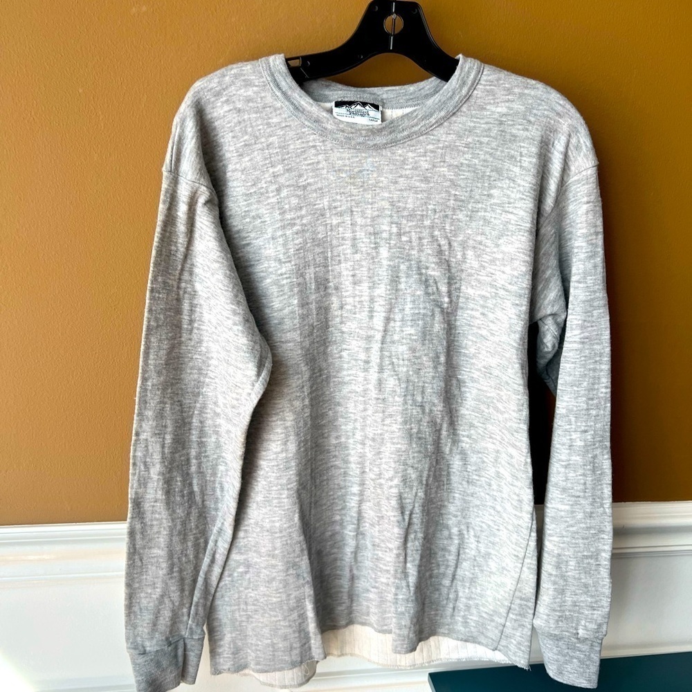 Northwest Passage Women’s Grey Raw Hem Crewneck Sweatshirt Size Large